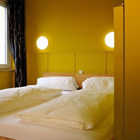 Happy End Hotel ミュンヘン エクステリア 写真