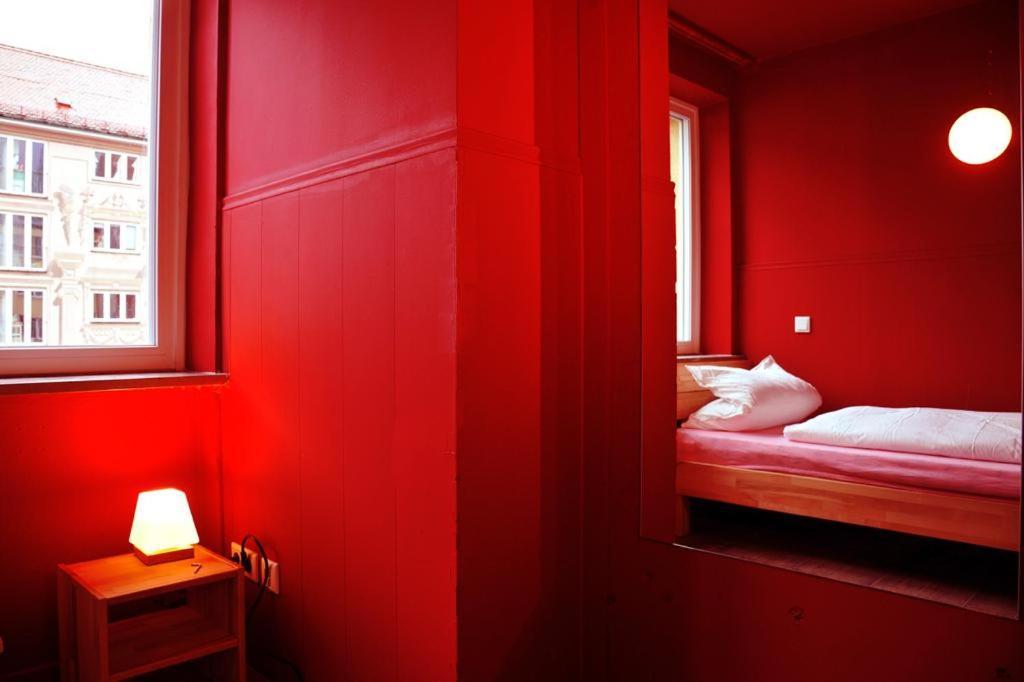 Happy End Hotel ミュンヘン エクステリア 写真